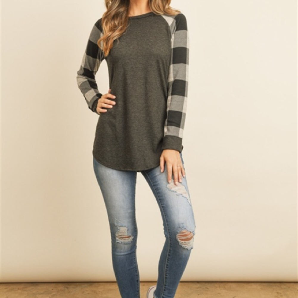 🖤BUFFALO PLAID TEE🤍